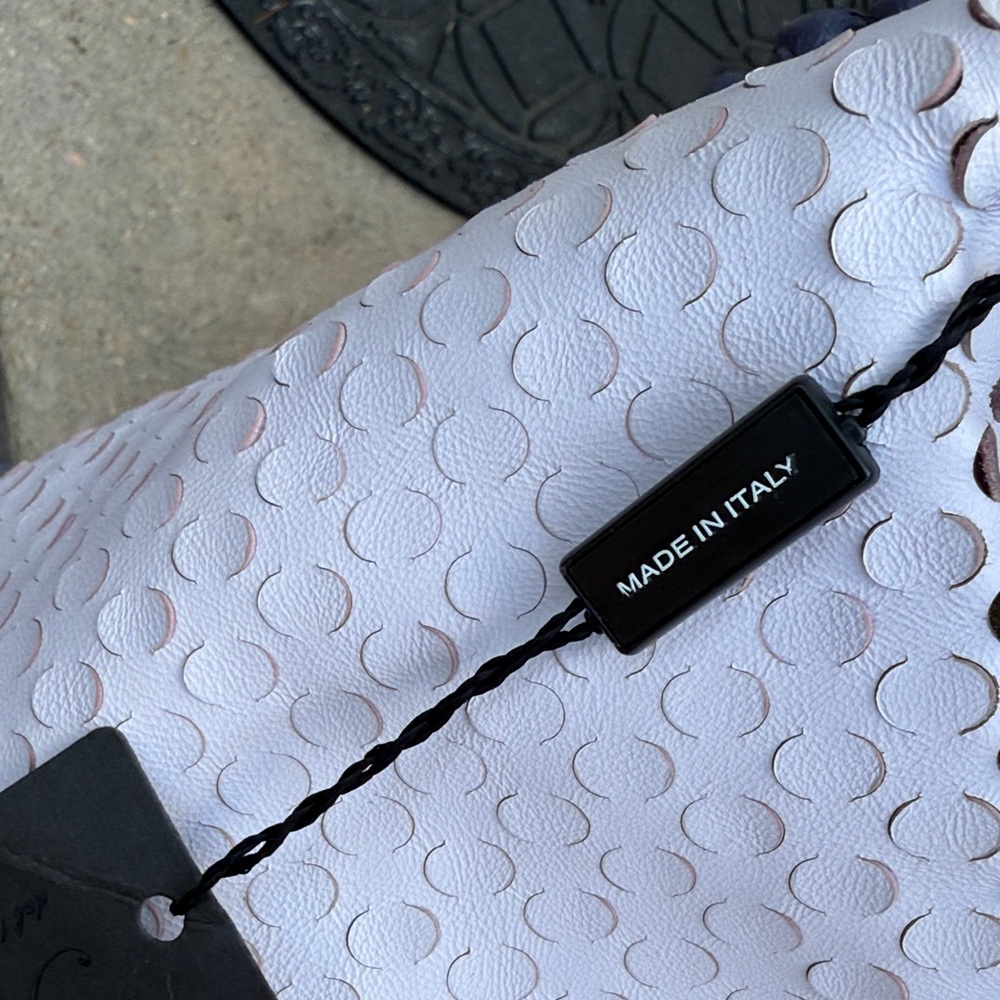 Chic Lavender Tote Bag - Picture 2 of 6
